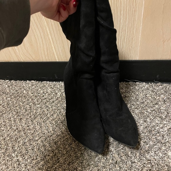 Black suede healed boots - Picture 2 of 3